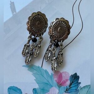 Silver Fashion Earrings Concho Feathers